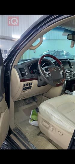 تۆیۆتا لاند کروزەر